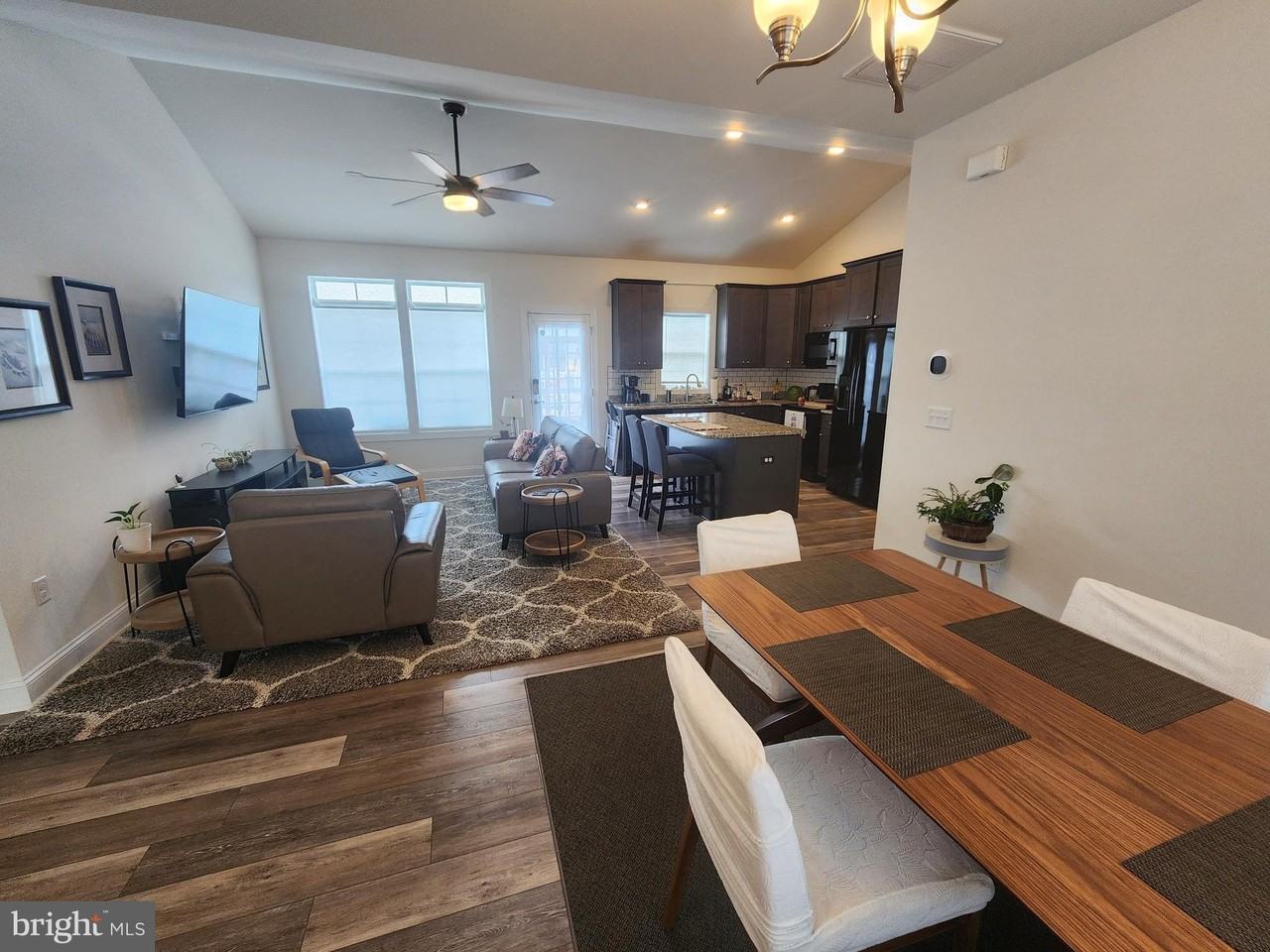 26017 Starboard Dr - Photo 2 of 25