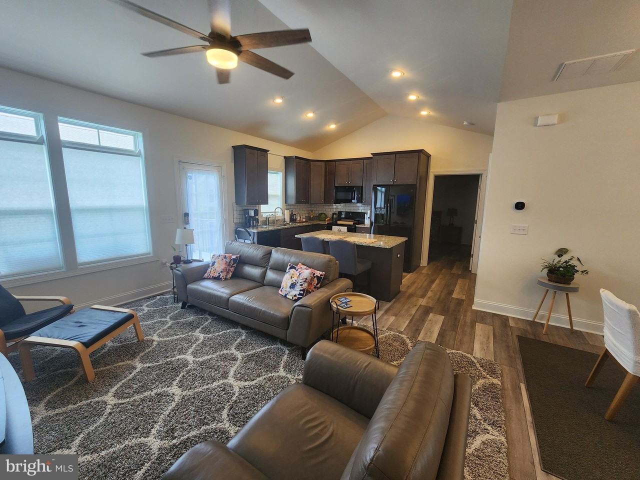 26017 Starboard Dr - Photo 3 of 25