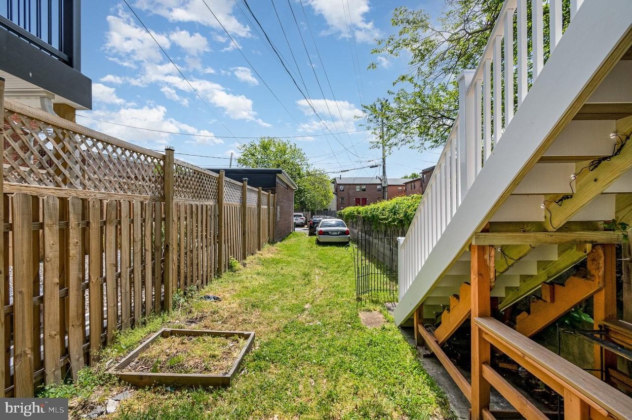 677 Washington Blvd #B - Photo 4 of 7