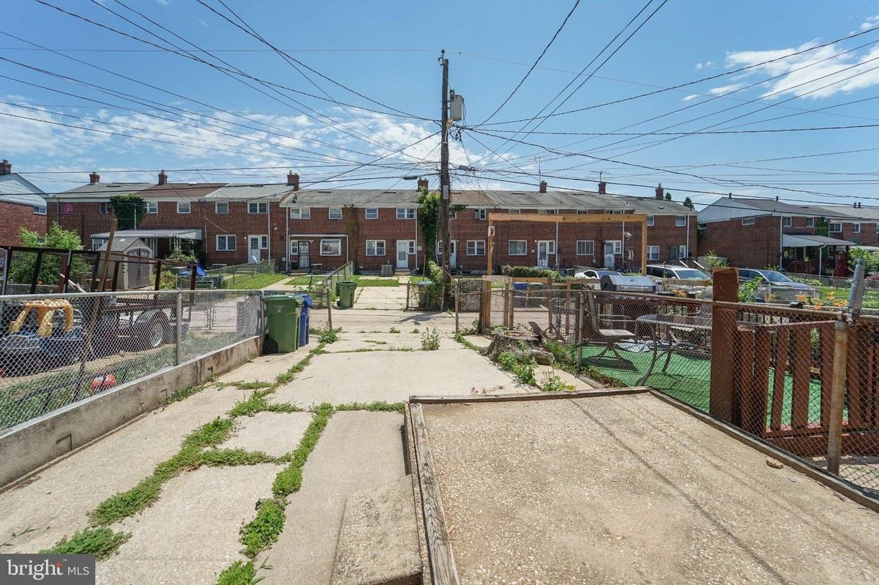 643 S Wickham Rd - Photo 2 of 32
