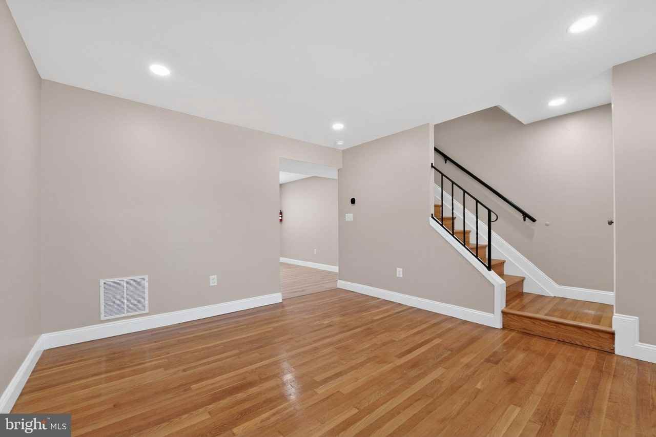 643 S Wickham Rd - Photo 4 of 32