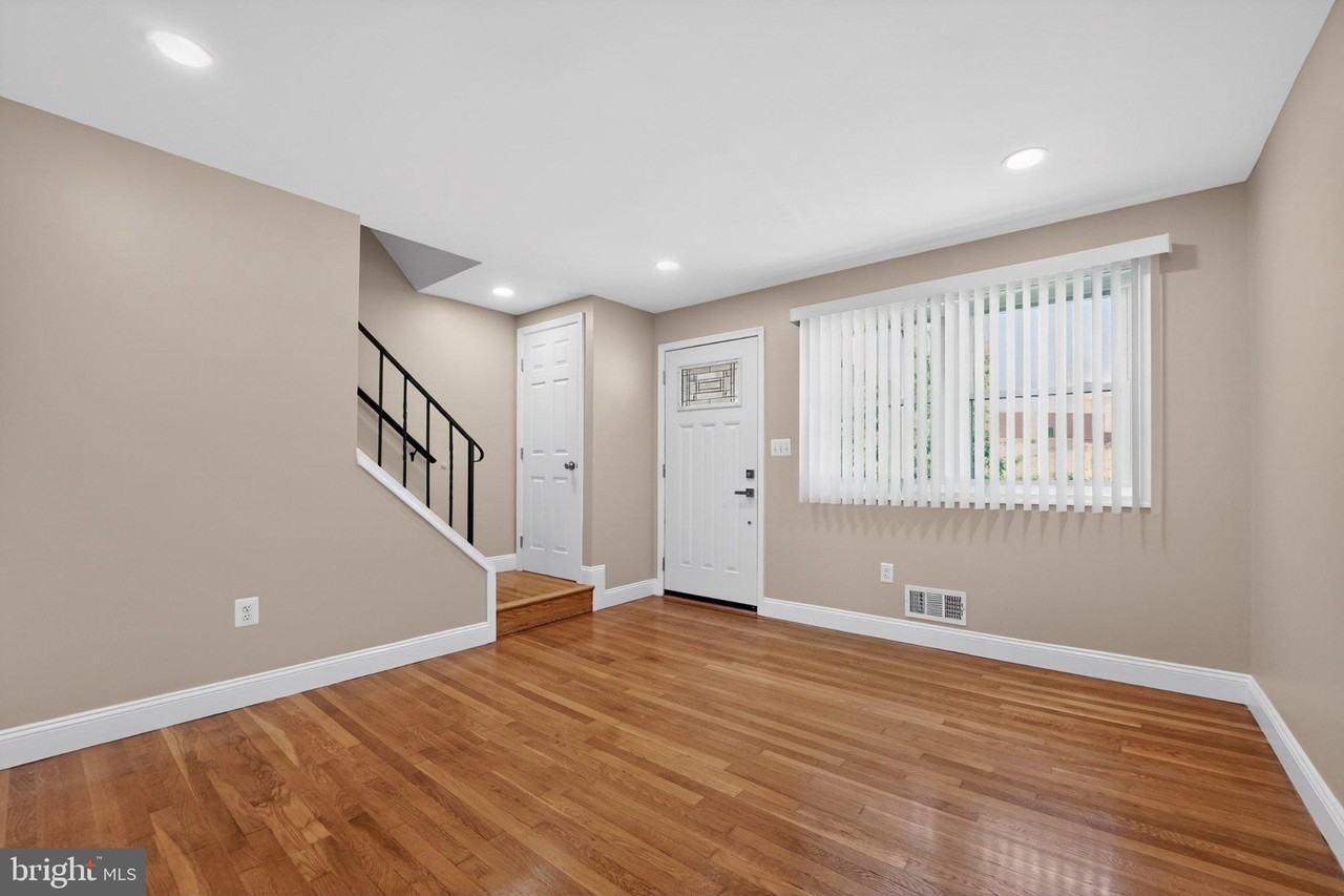 643 S Wickham Rd - Photo 5 of 32