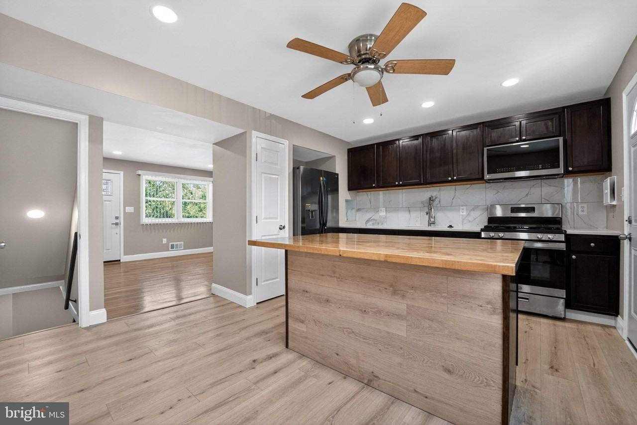 643 S Wickham Rd - Photo 7 of 32