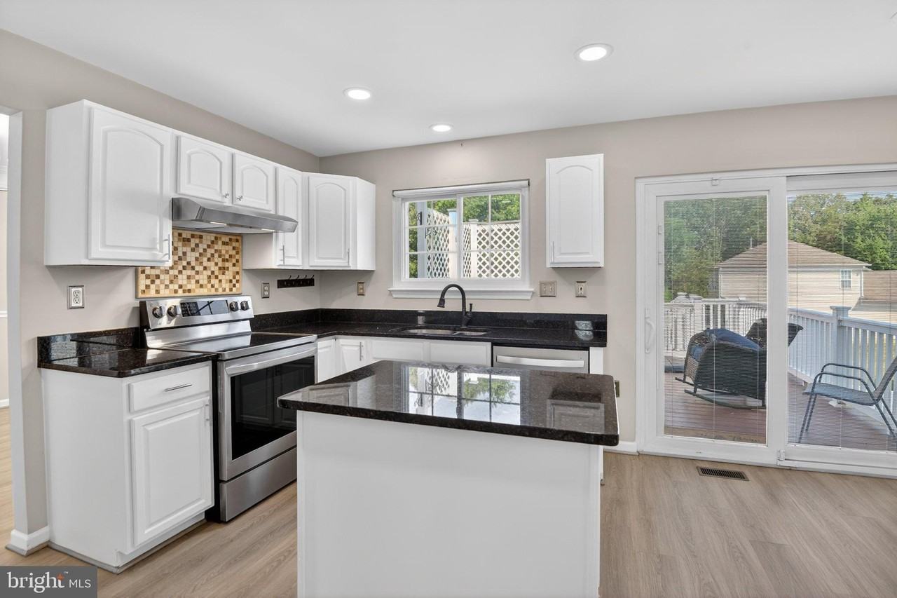 4315 Castletower Ct - Photo 7 of 25