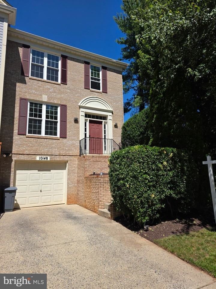 10148 Vanderbilt Cir - Photo 2 of 29