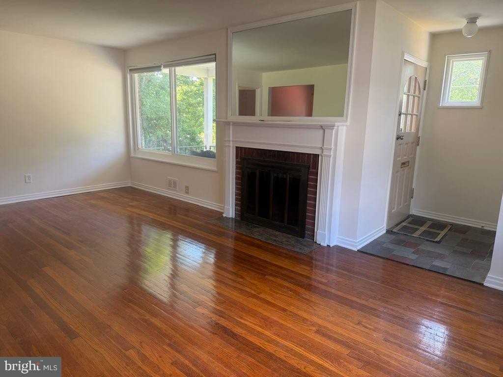 10903 Stillwater Ave - Photo 4 of 19