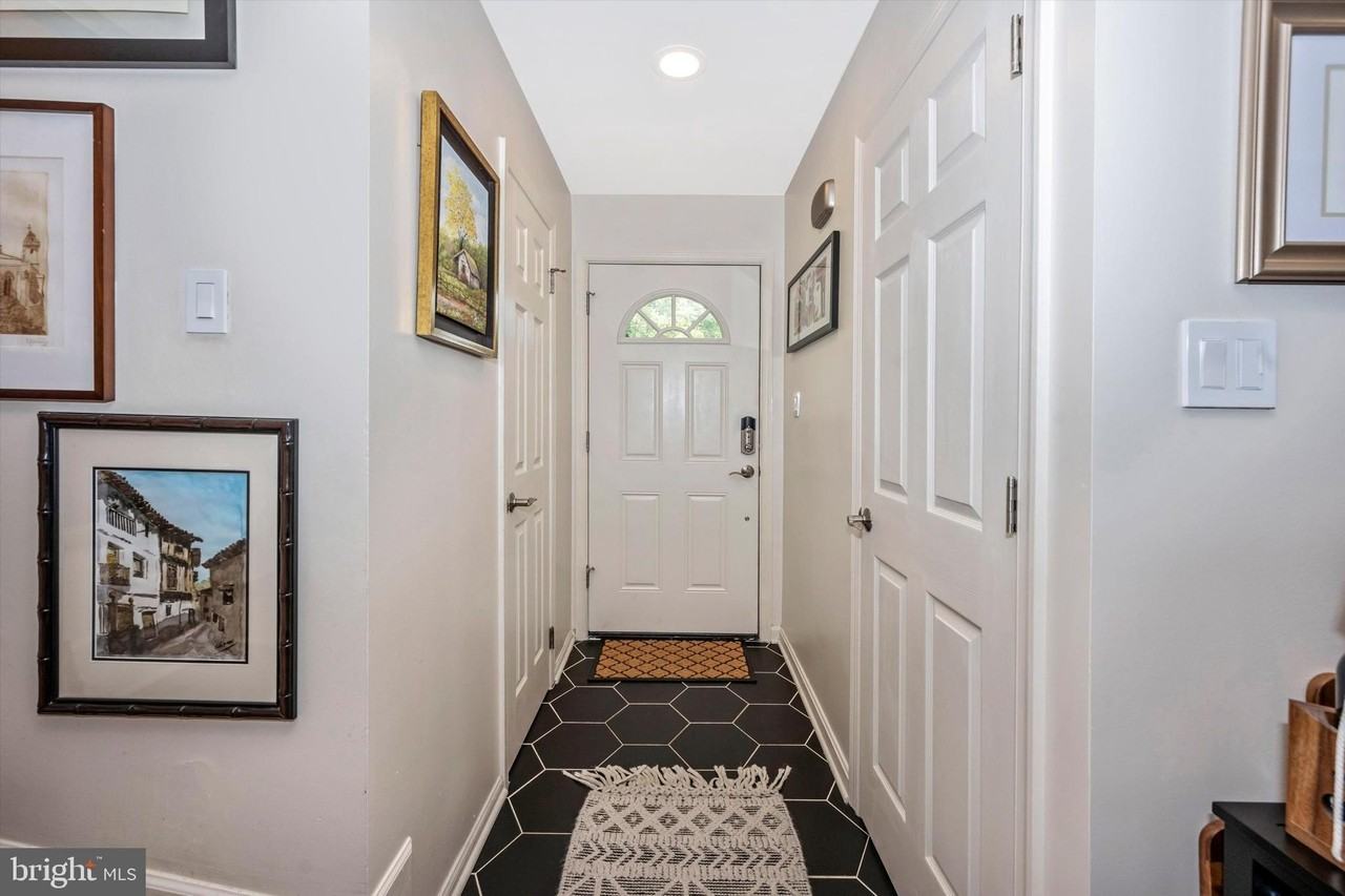 6402 Montrose Rd - Photo 2 of 45