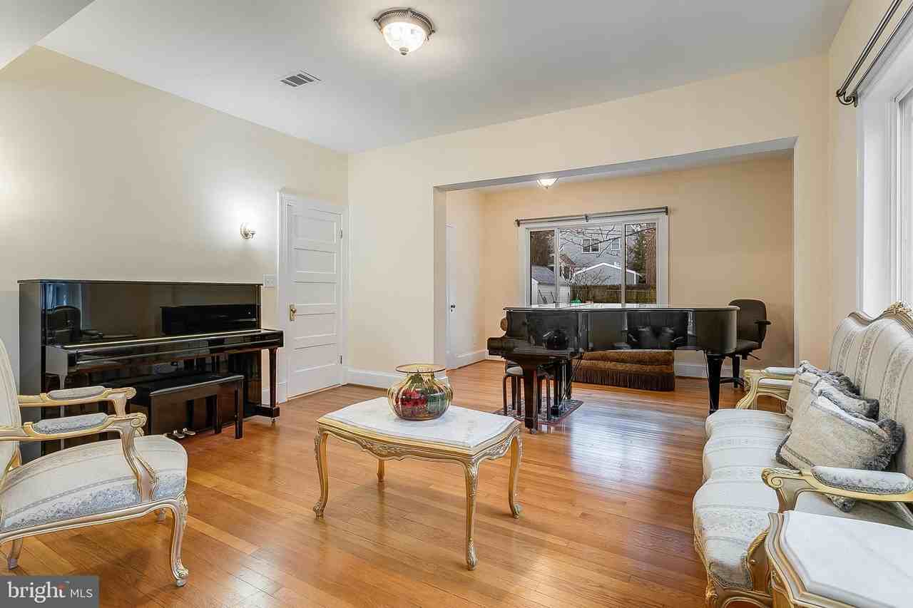 4604 Nottingham Dr - Photo 6 of 35