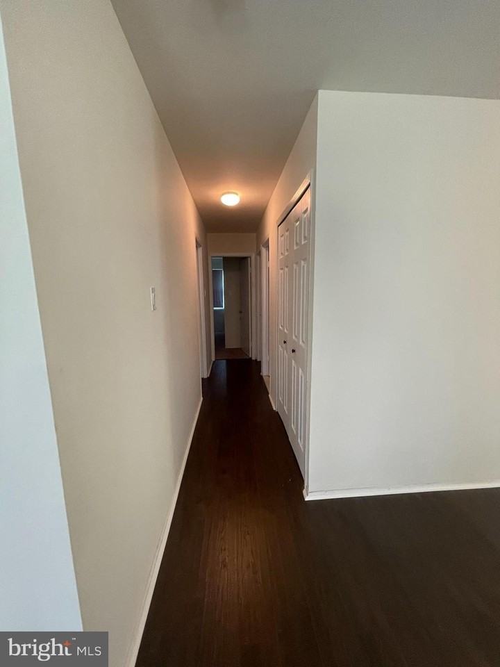 15713 Pointer Ridge Dr - Photo 6 of 11