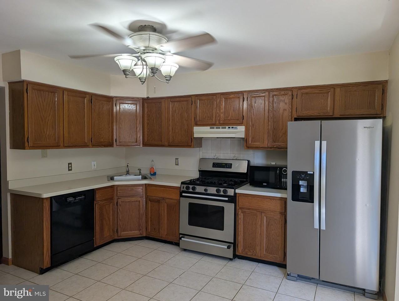 44 W Constitution Dr - Photo 2 of 18