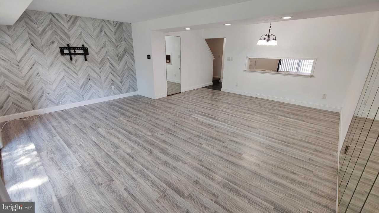 1139 Thackary Ct - Photo 3 of 17