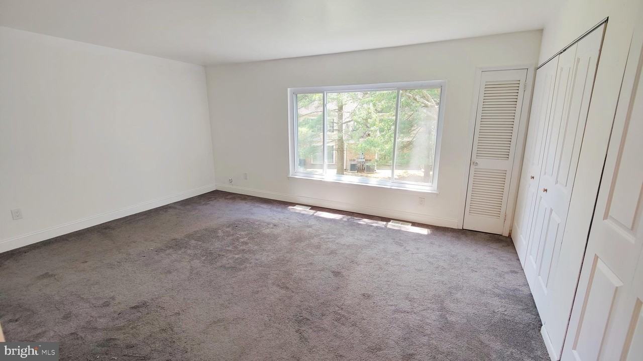 1139 Thackary Ct - Photo 7 of 17