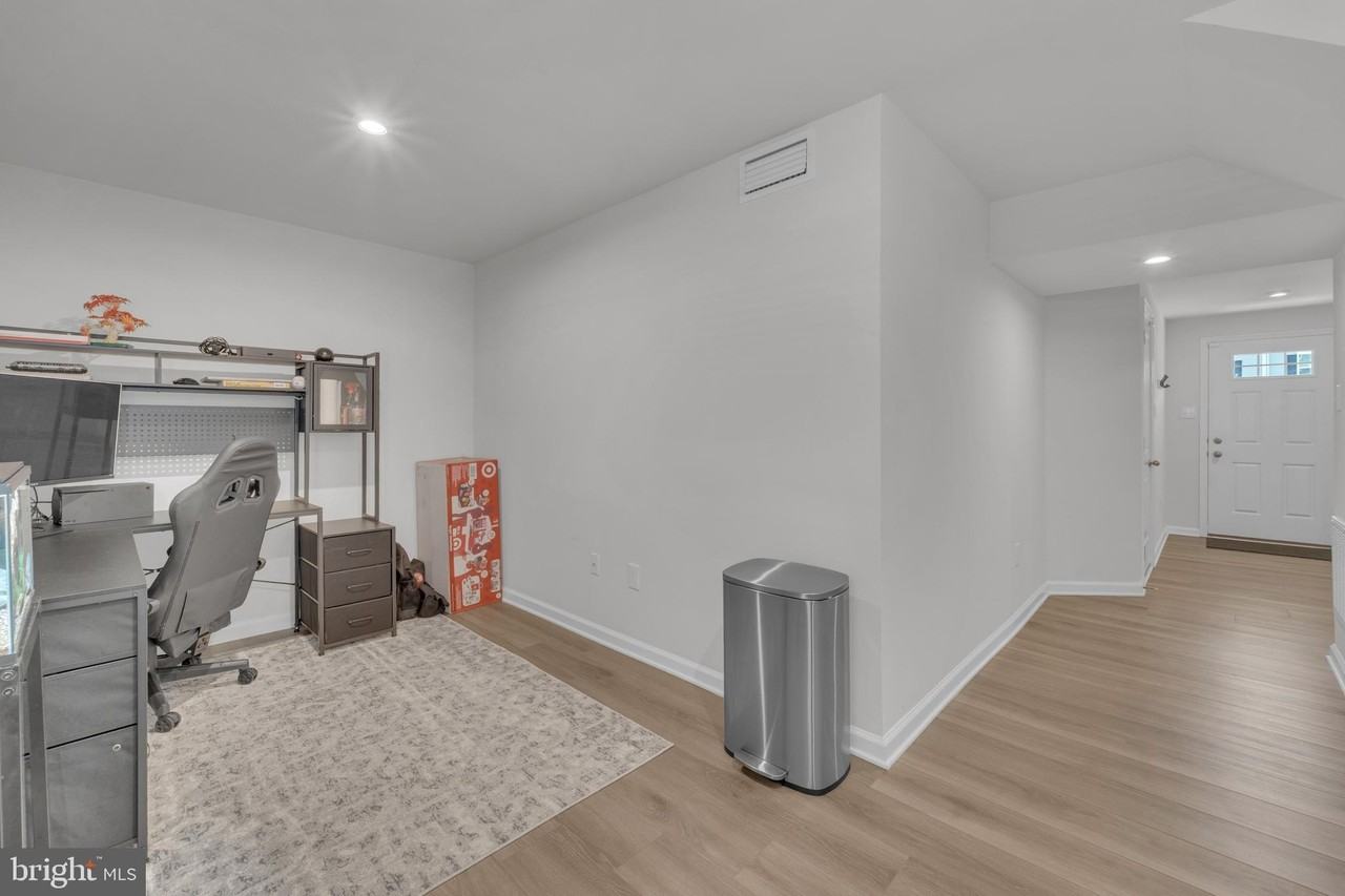 324 Comfort Rd - Photo 6 of 30