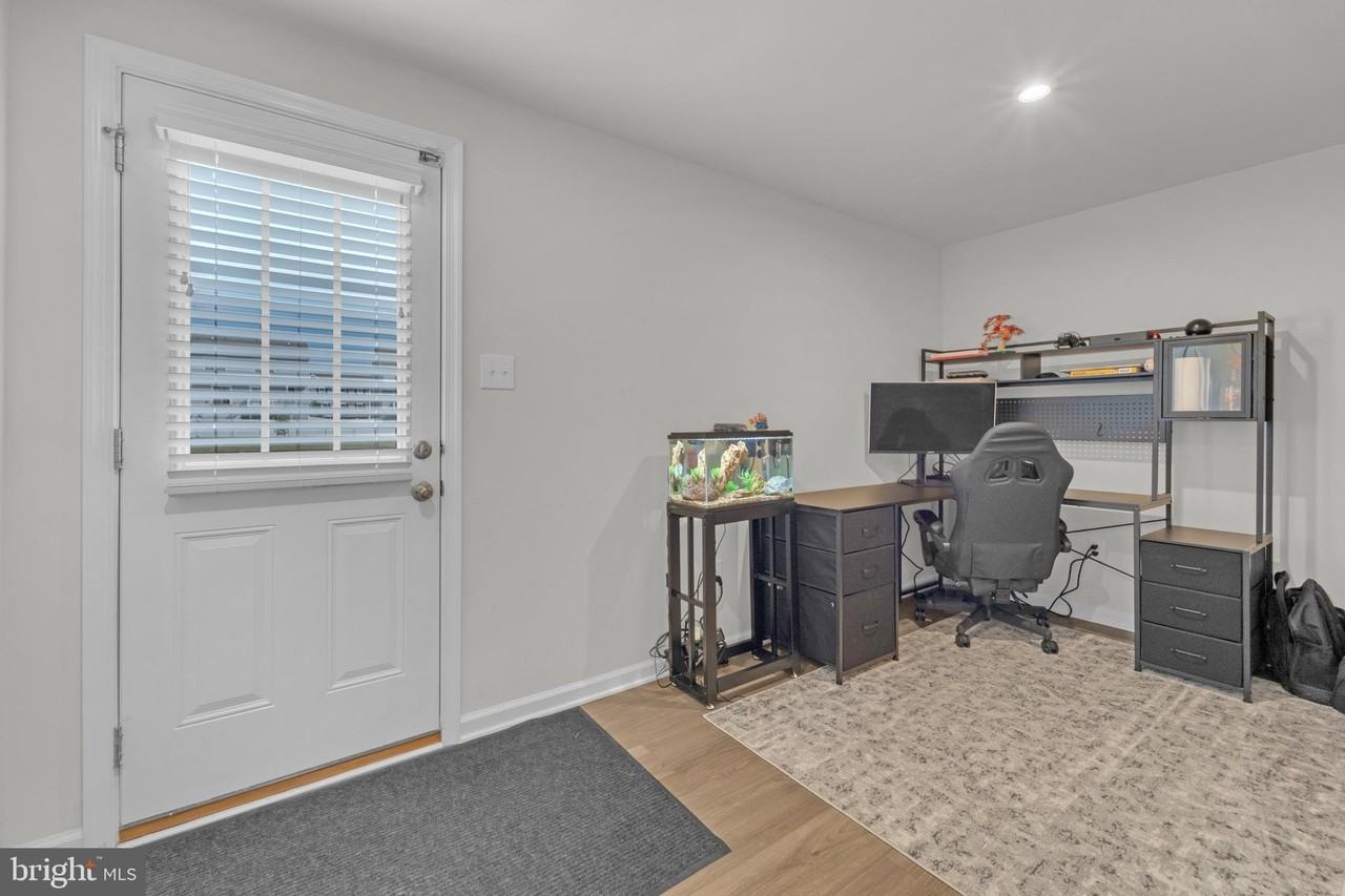 324 Comfort Rd - Photo 7 of 30