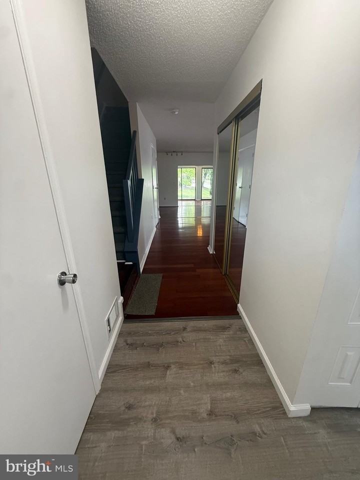 9 Latta Ct - Photo 2 of 23