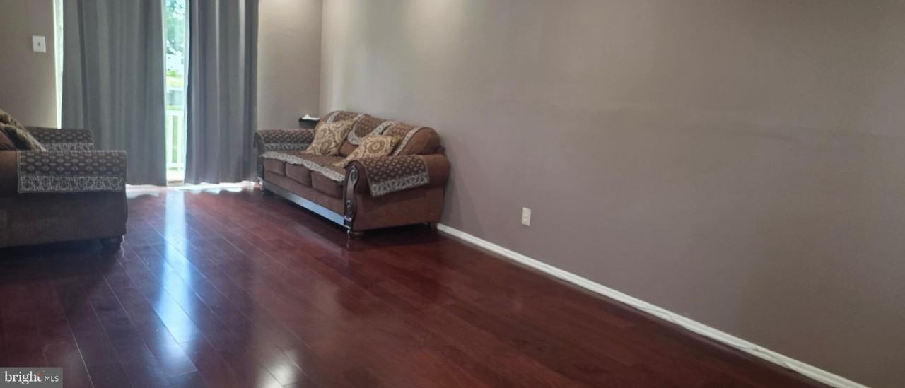 1942 Arrowood Dr - Photo 3 of 7