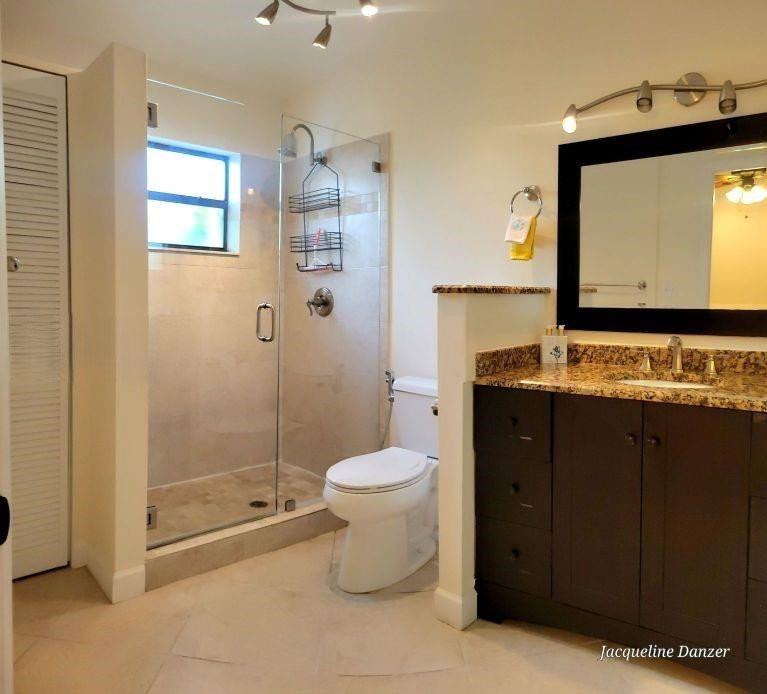 2241 Ne 38th St - Photo 6 of 7