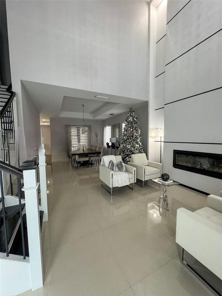14680 Sw 17th St - Photo 6 of 8
