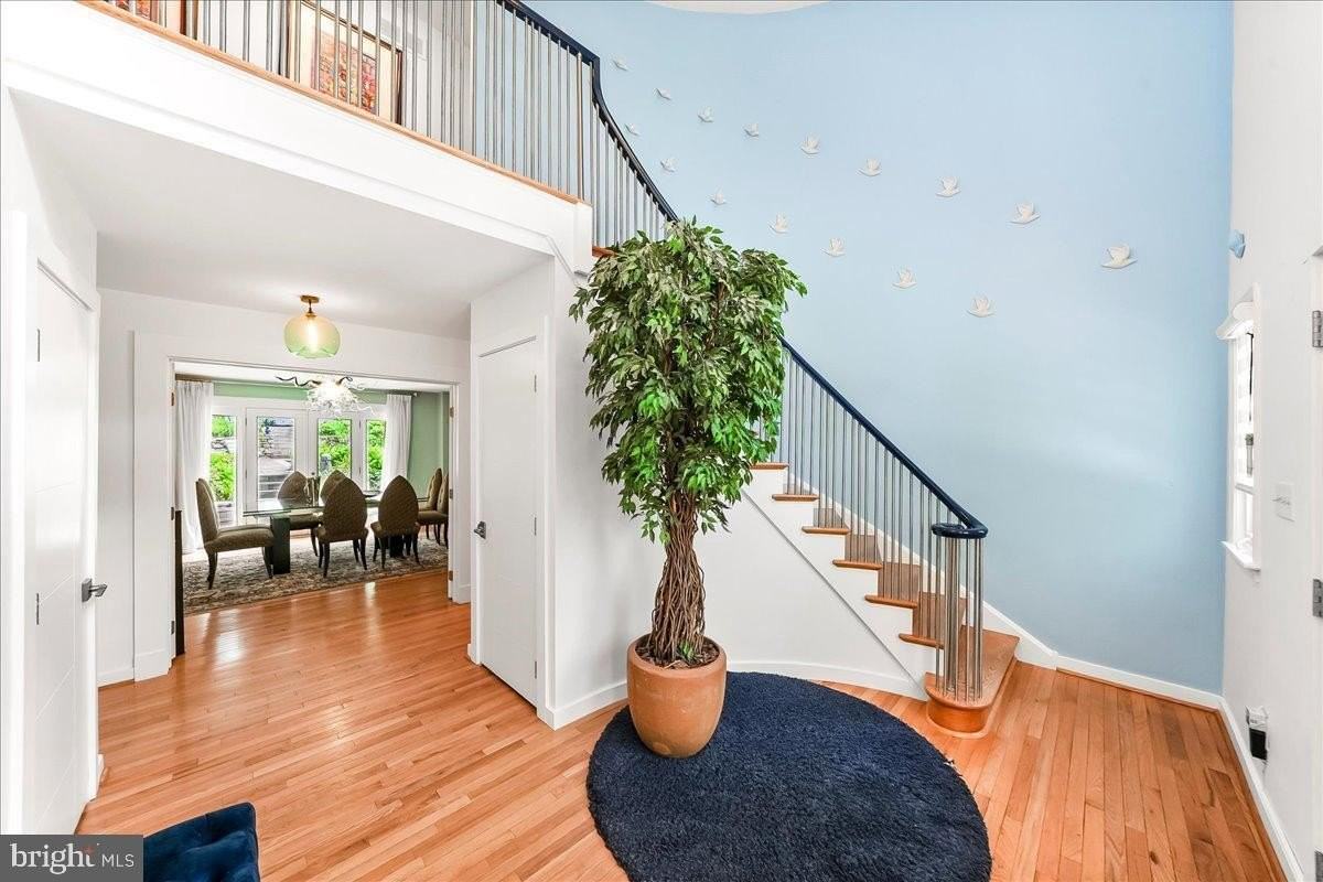 482 Gypsy Ln - Photo 5 of 50
