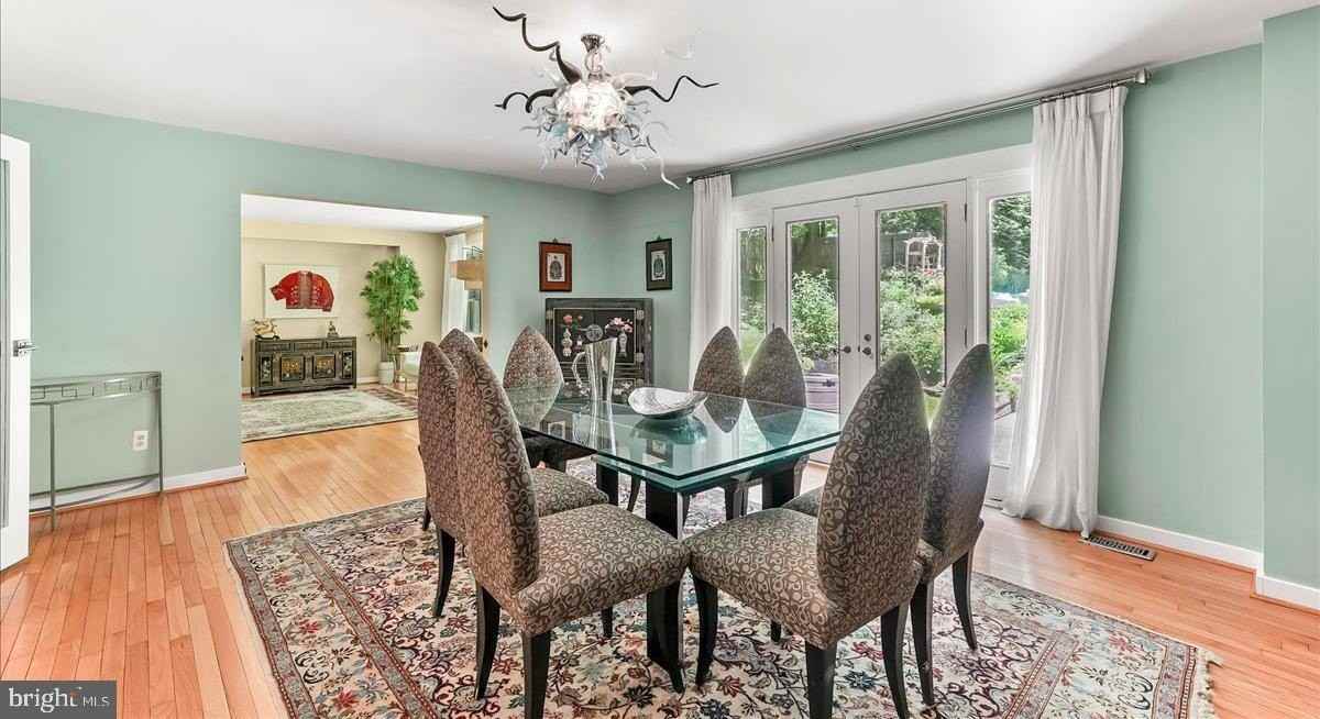 482 Gypsy Ln - Photo 7 of 50