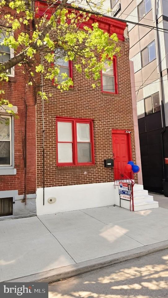 1558 N Randolph St - Photo 2 of 28