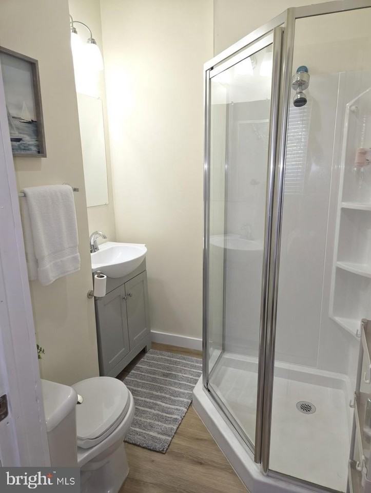 1558 N Randolph St - Photo 5 of 28