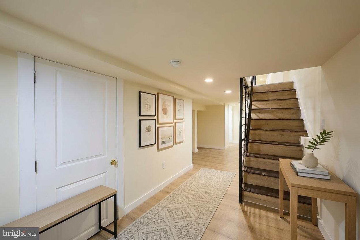 1558 N Randolph St - Photo 7 of 28