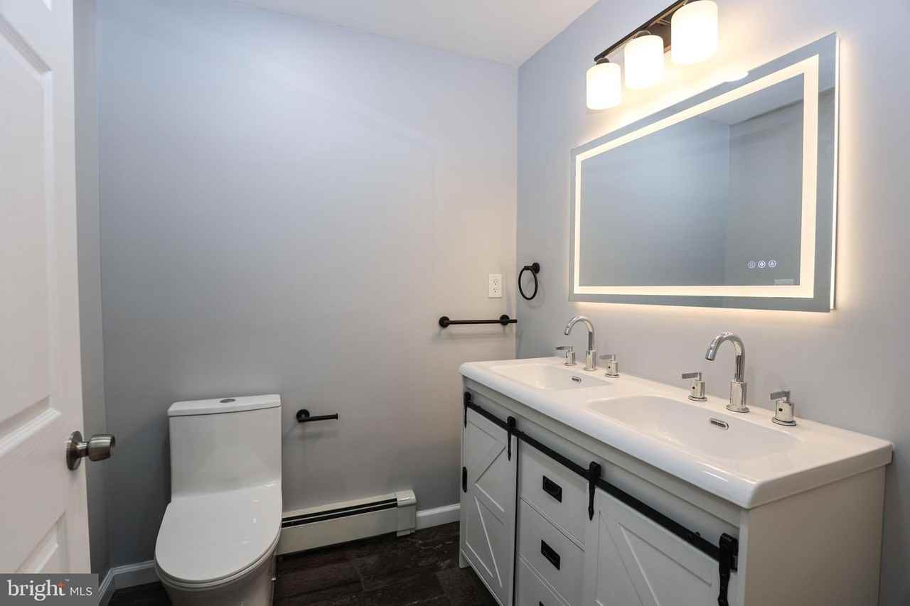 562 Peacock St #FL1 - Photo 7 of 25