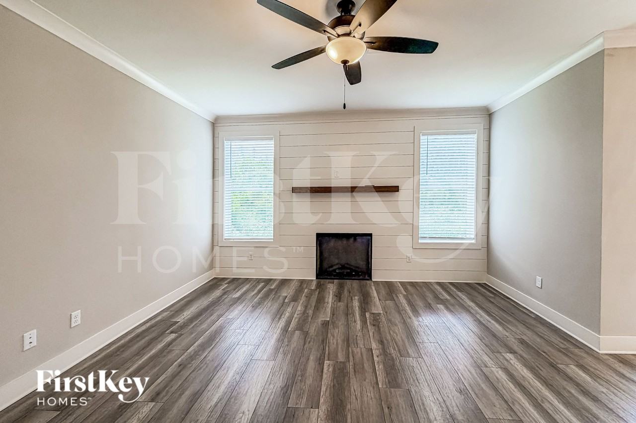 873 Preston Rd - Photo 3 of 19