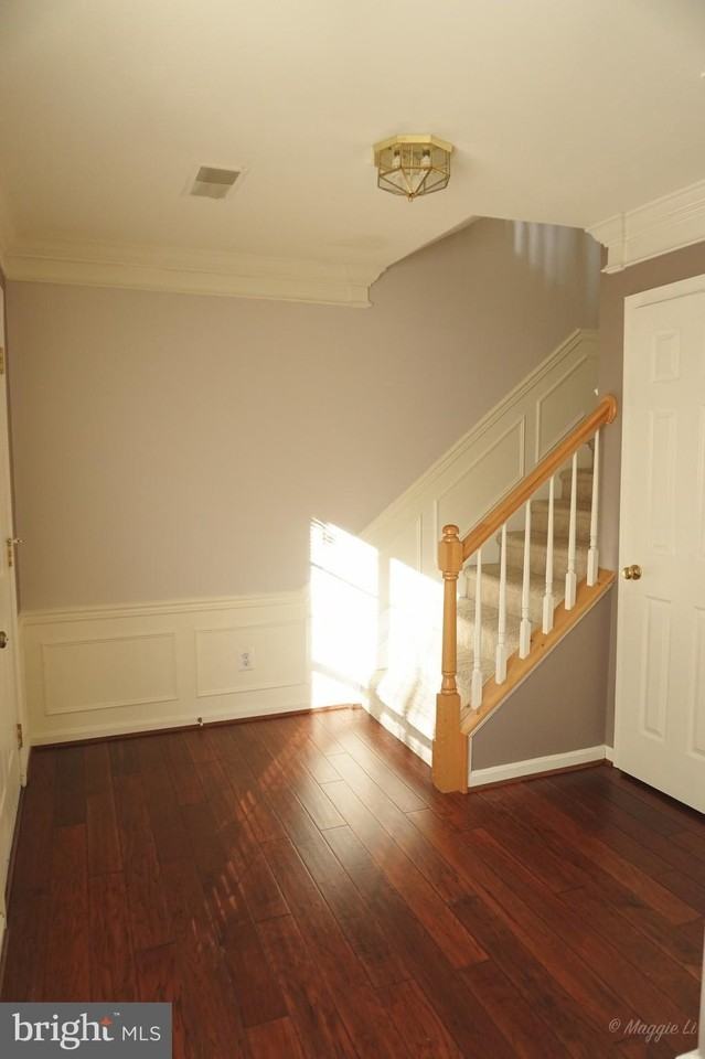 6004 Lincolnia Rd - Photo 4 of 17
