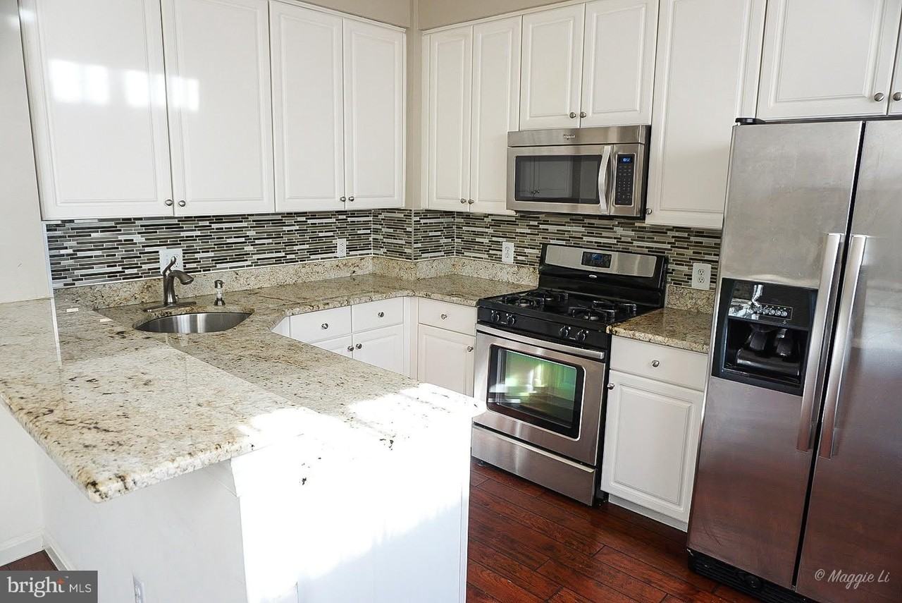 6004 Lincolnia Rd - Photo 7 of 17