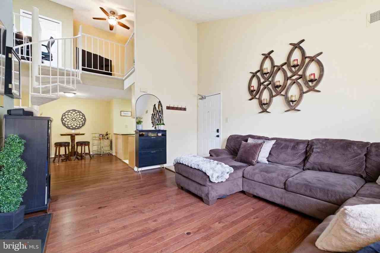 10208-C Ashbrooke Ct #19 - Photo 4 of 43