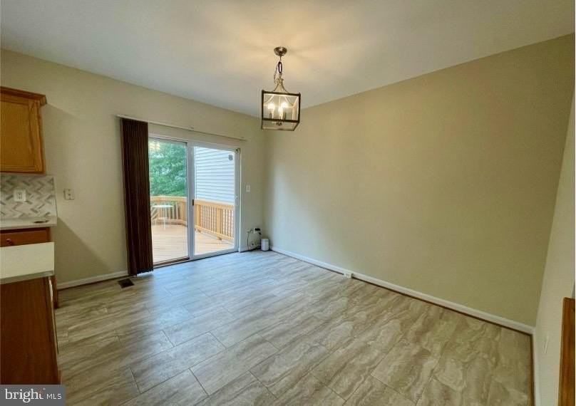 9058 Two Bays Rd - Photo 4 of 32