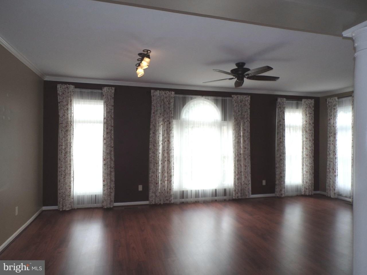 6624 Thurlton Dr - Photo 3 of 27