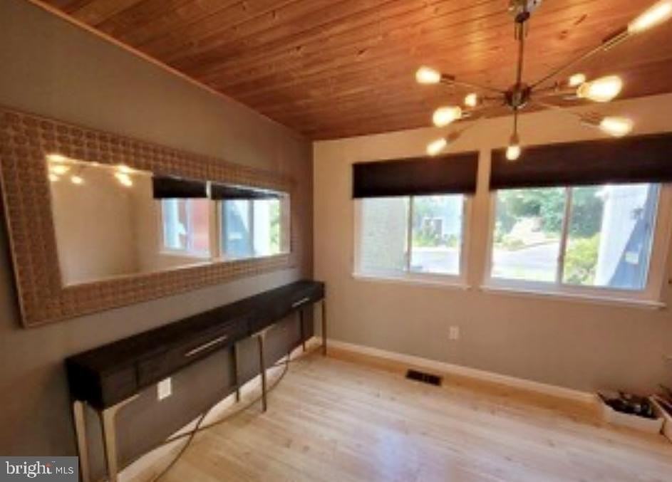 1415 Greenmont Ct - Photo 3 of 27
