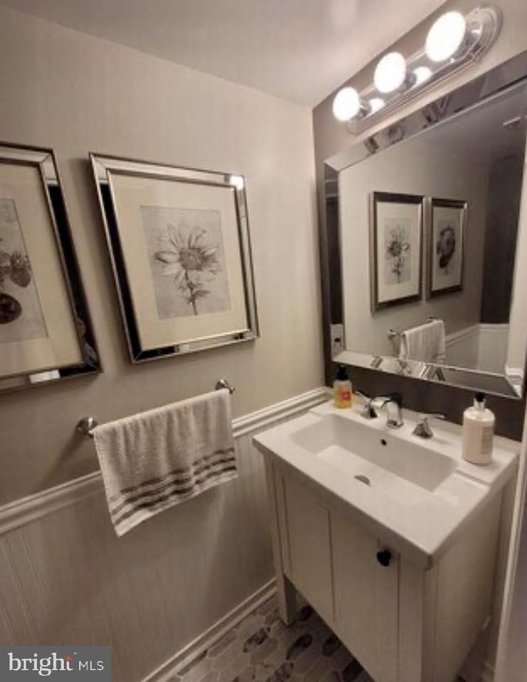 1415 Greenmont Ct - Photo 6 of 27