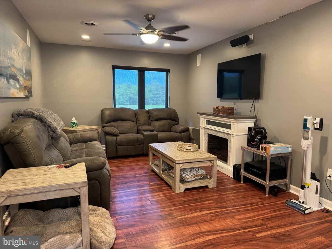 12536 Ridge Rd - Photo 2 of 7