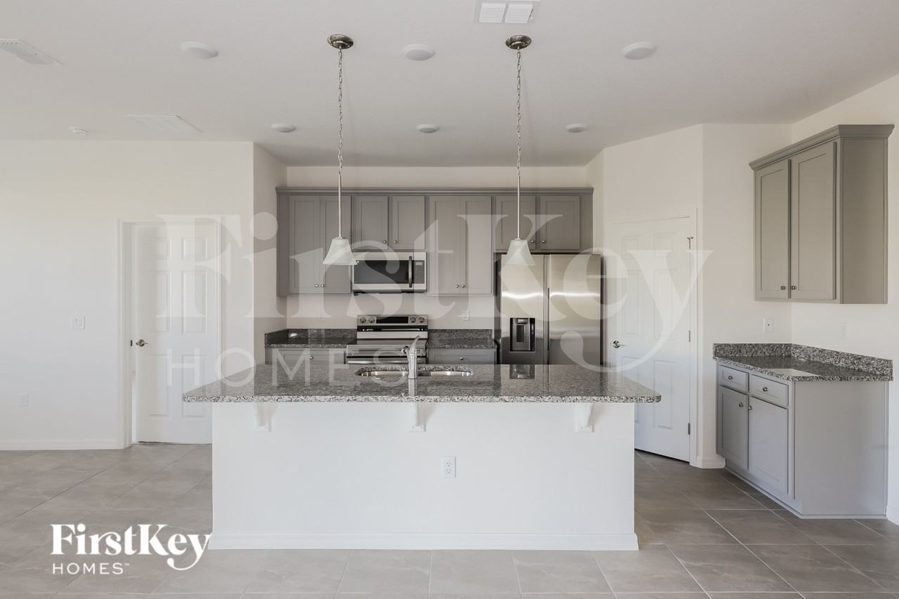 414 Reina Way - Photo 7 of 16