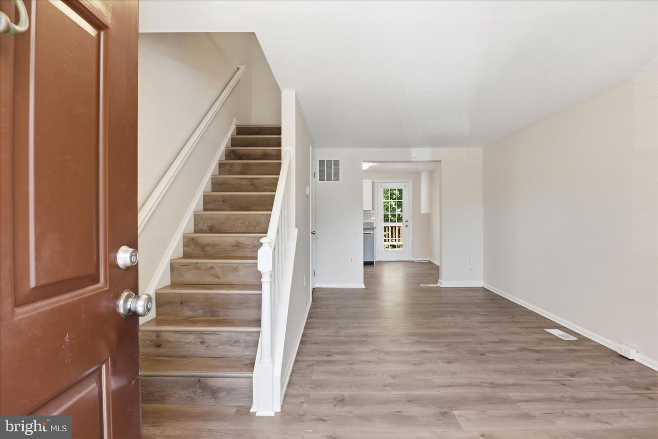 42 Alden Ct - Photo 4 of 33