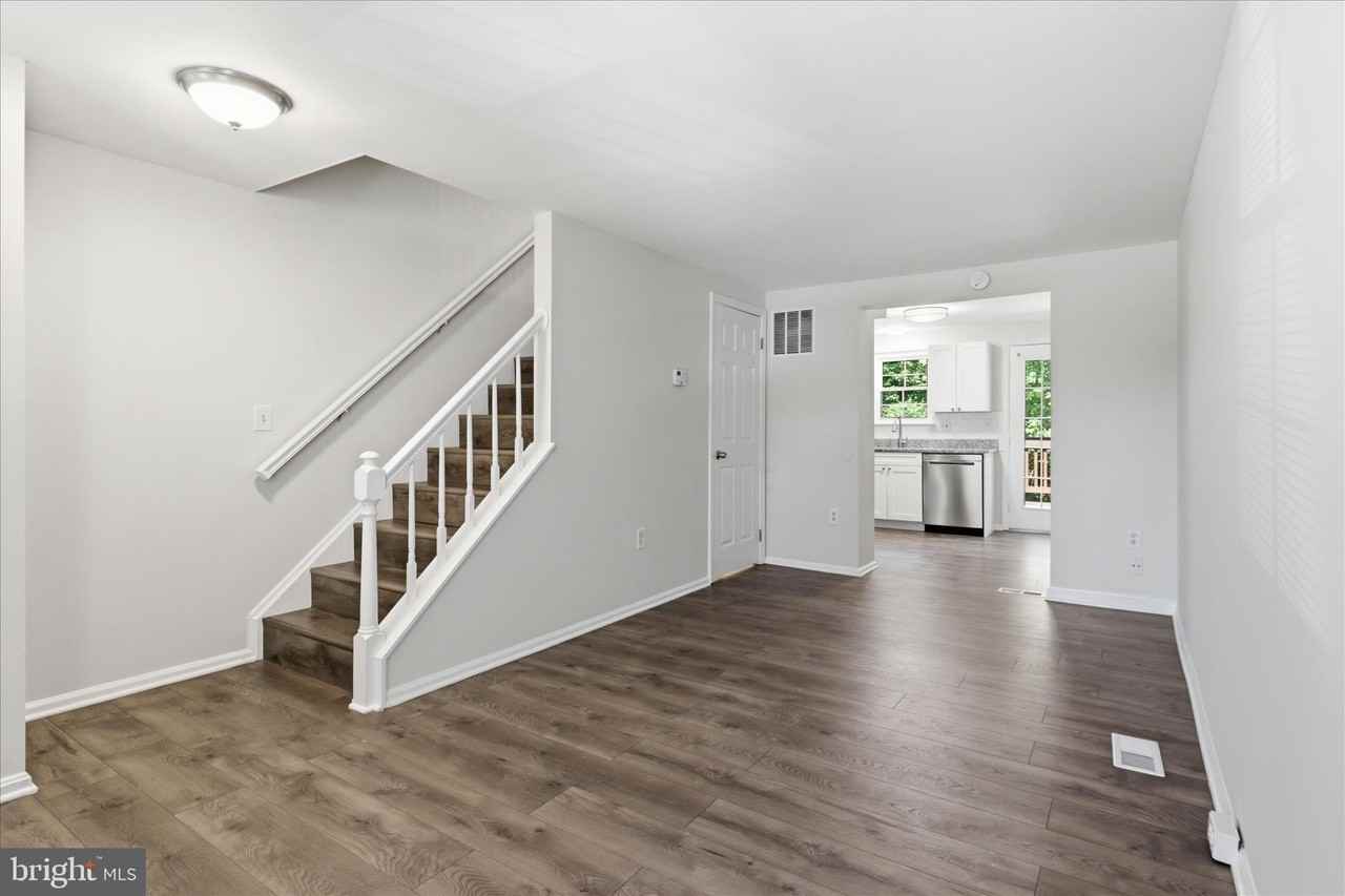 42 Alden Ct - Photo 6 of 33