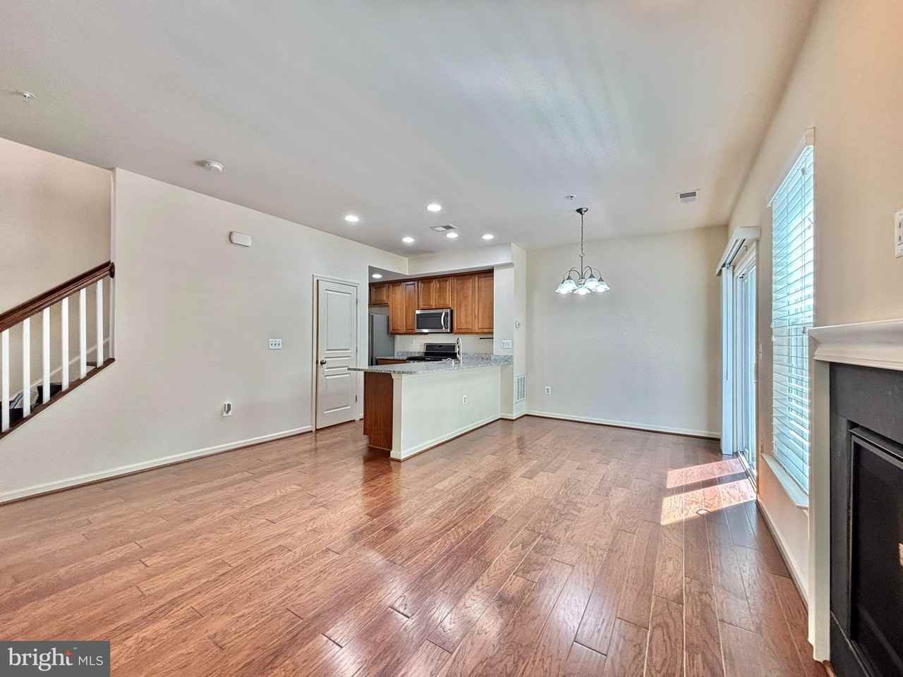 1599 Renate Dr - Photo 4 of 21