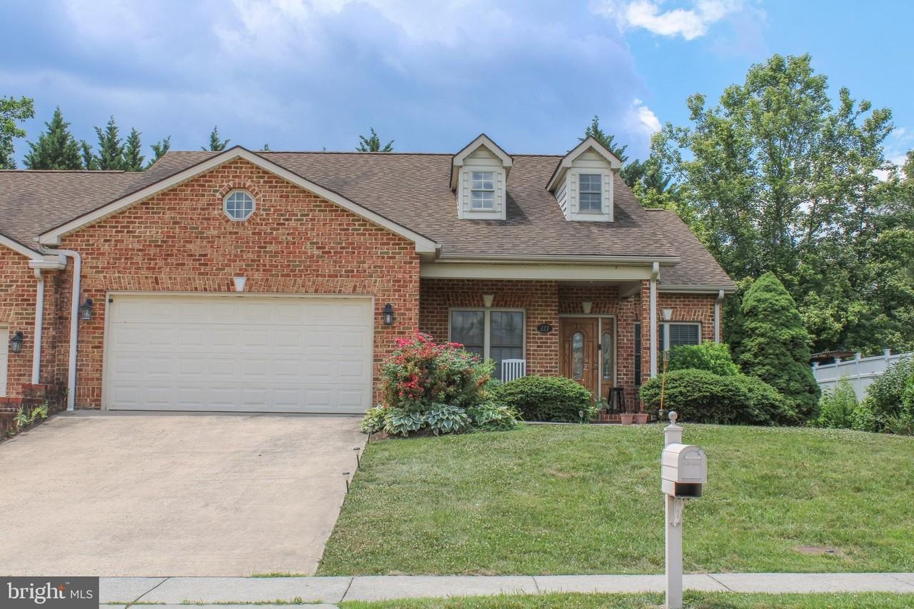 227 Donna Dr - Photo 2 of 10