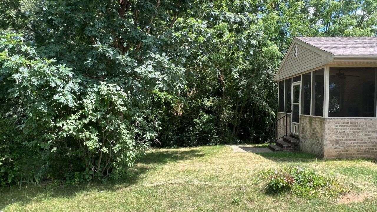 124 Fairground Rd - Photo 5 of 9