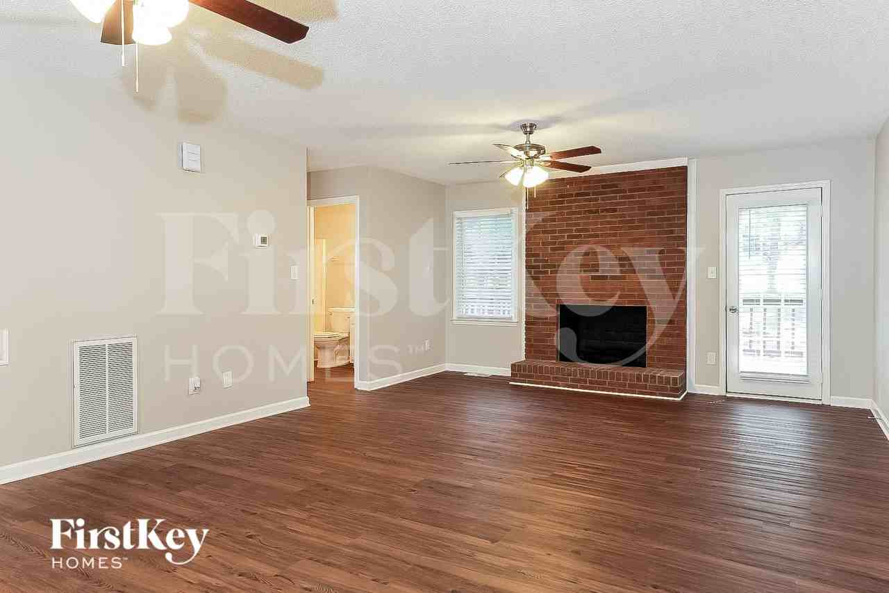 4509 Westhaven Ln - Photo 3 of 15