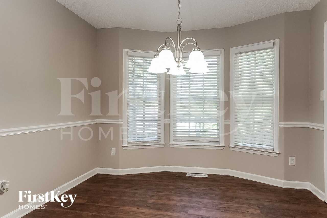 4509 Westhaven Ln - Photo 4 of 15