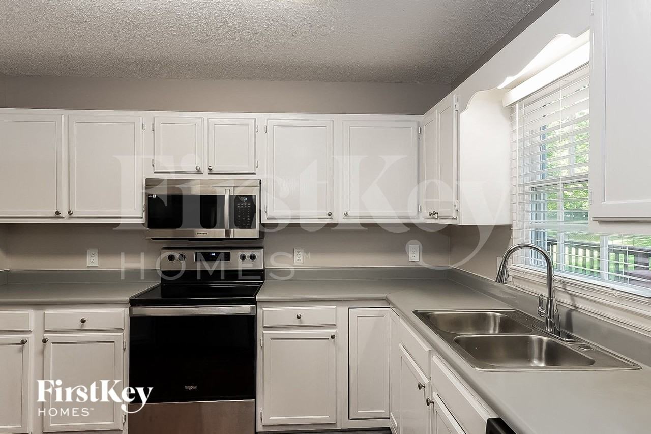 4509 Westhaven Ln - Photo 6 of 15