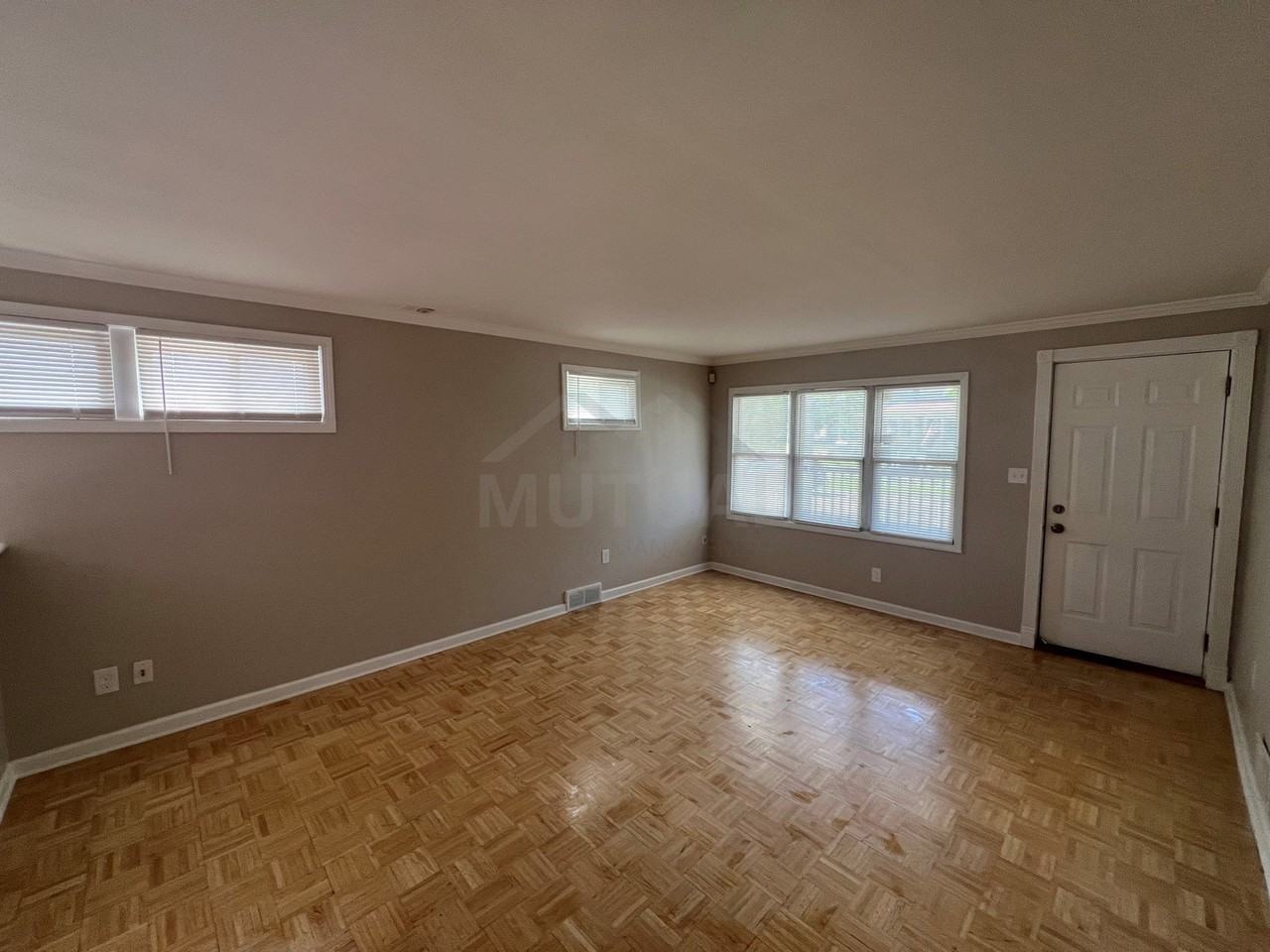 429 E Milton Ave - Photo 3 of 8