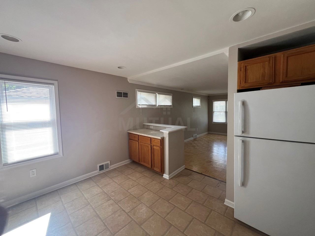 429 E Milton Ave - Photo 5 of 8