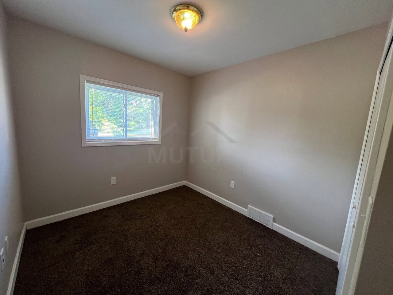 429 E Milton Ave - Photo 7 of 8