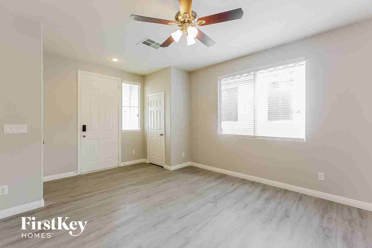 7884 Teal Harbor Ave - Photo 3 of 15